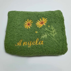 zielony ręcznik z imieniem na prezent